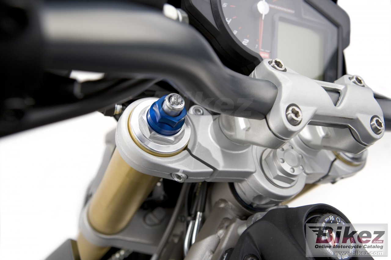 Thumbnail for Aprilia Dorsoduro 750 2011