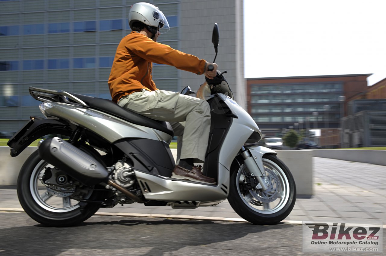 Thumbnail for Aprilia SportCity Cube 300 2009