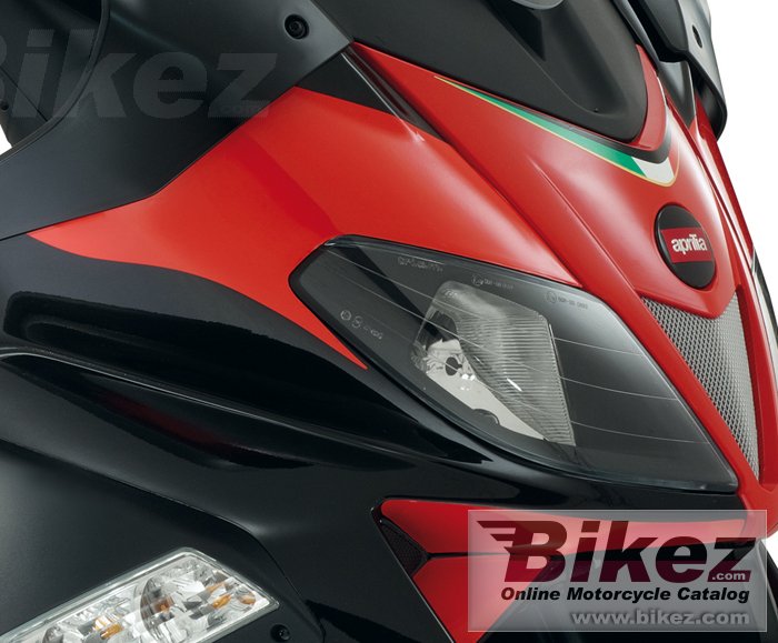 Thumbnail for Aprilia SR Max 300 2020