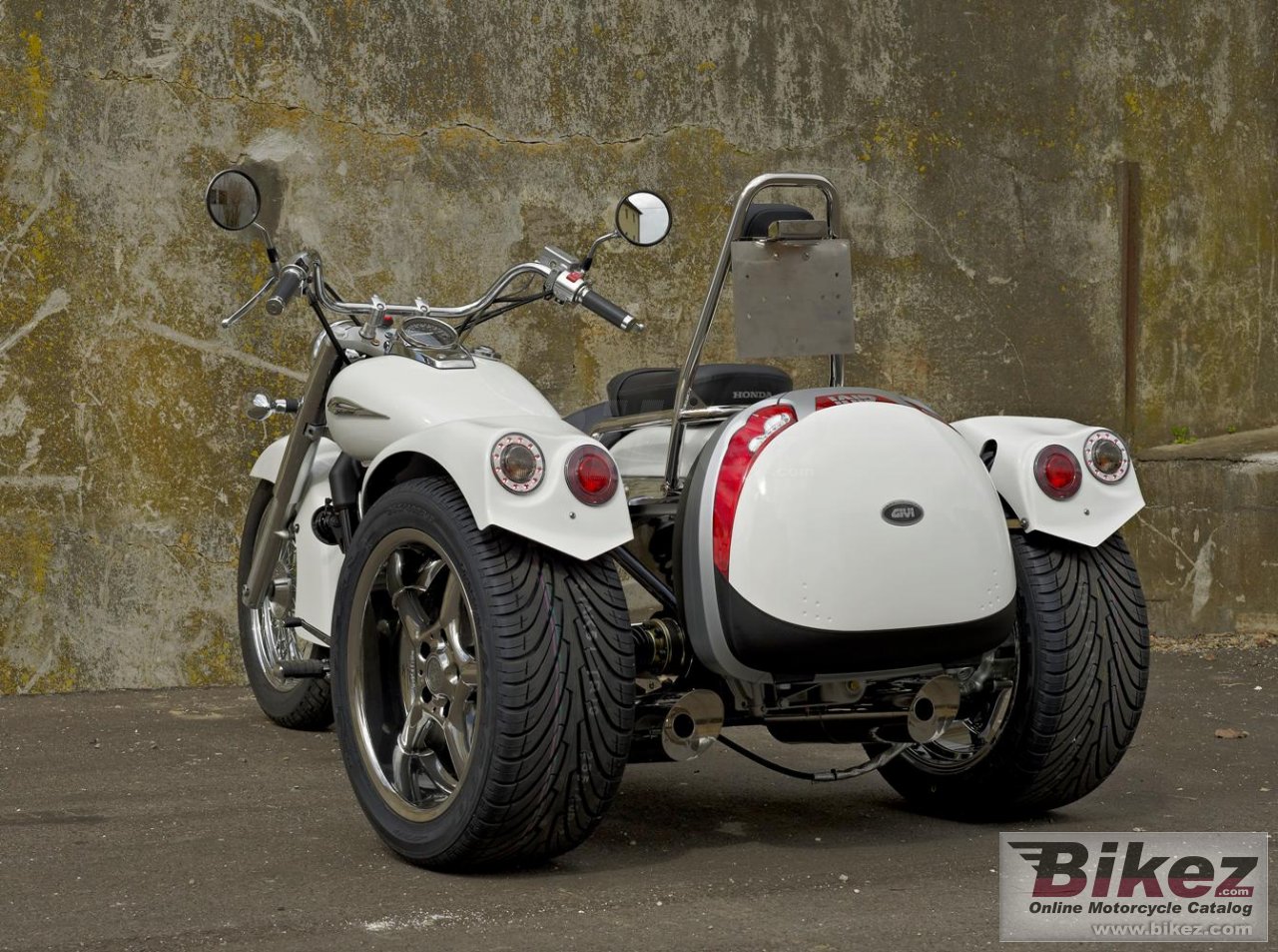 Thumbnail for Boom Trikes Shadow 750 2011
