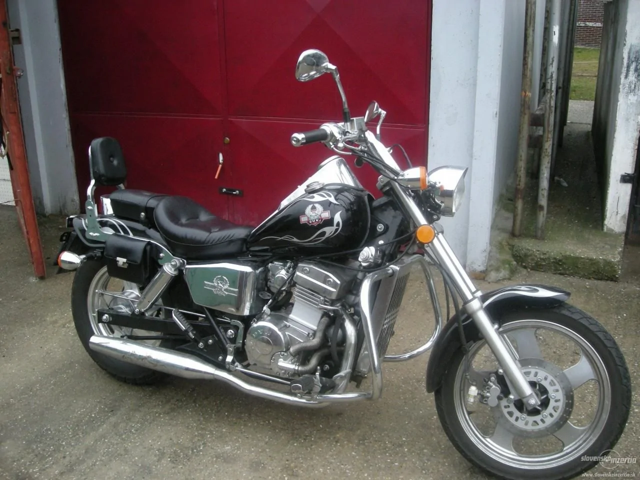 CSR Custom Twin 125