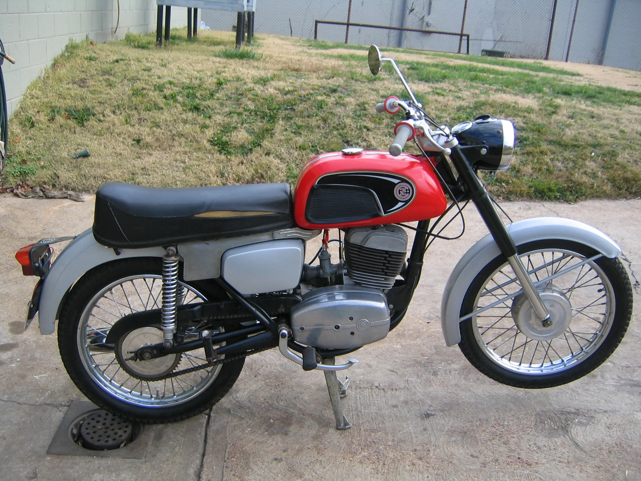 CZ 125