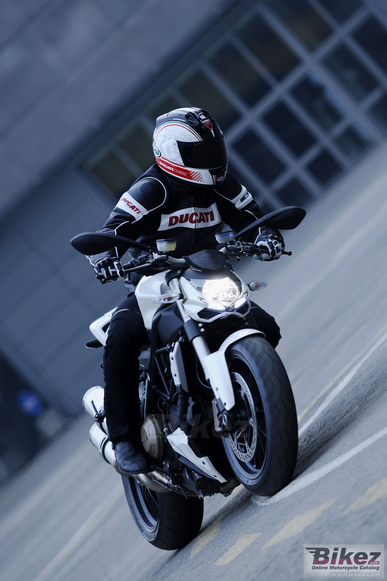 Thumbnail for Ducati Streetfighter 2010