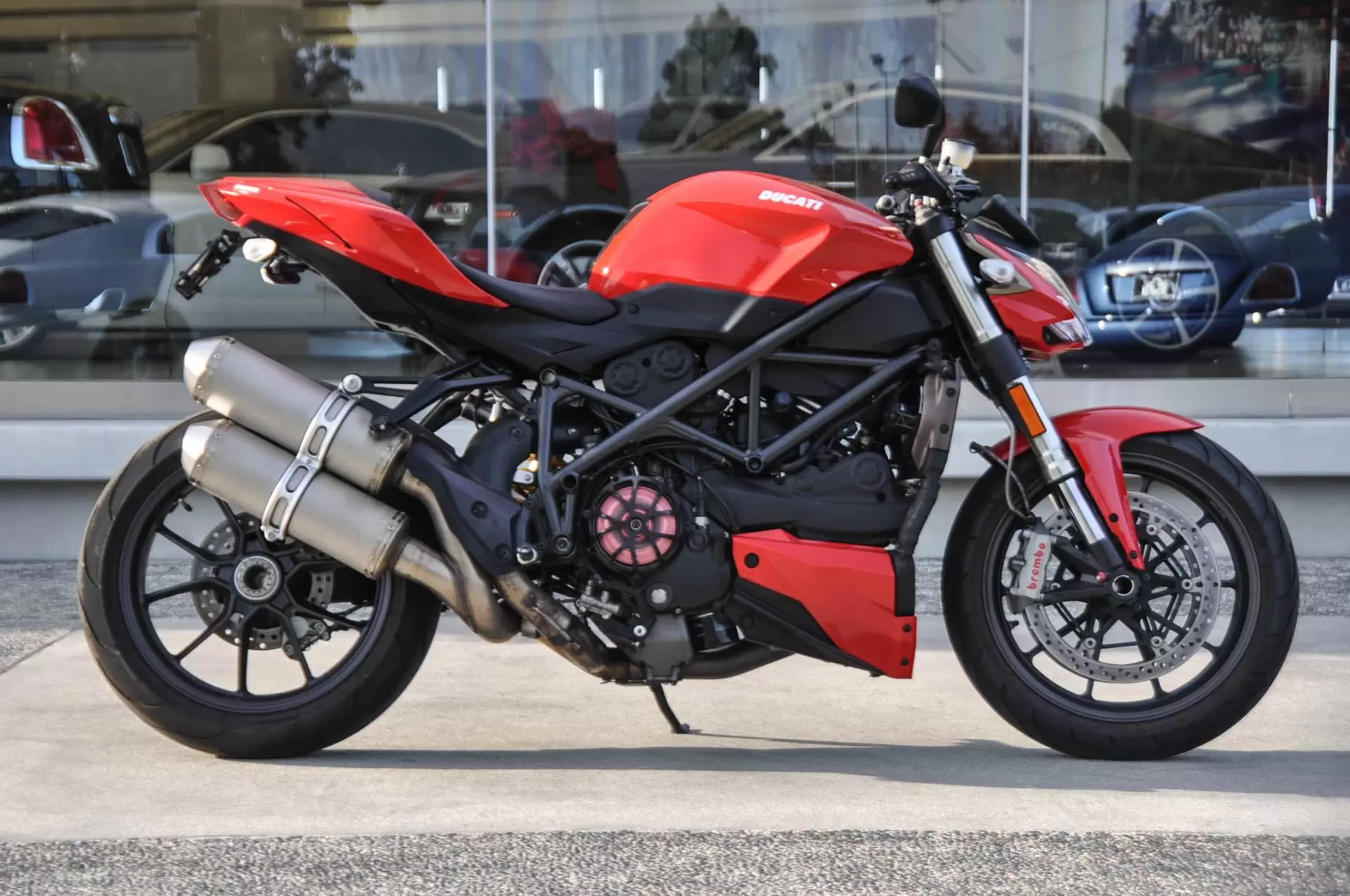 Thumbnail for Ducati Streetfighter 2011