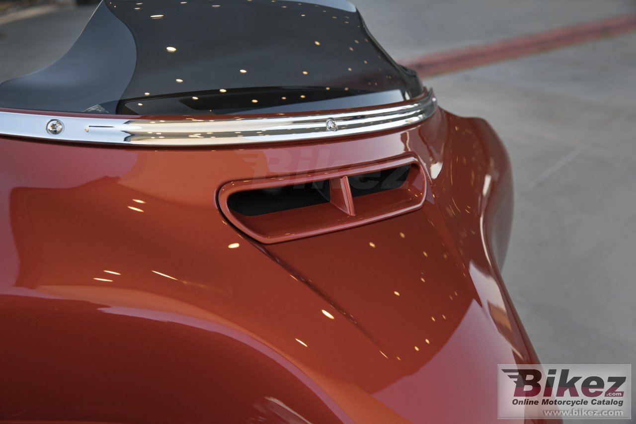 Thumbnail for Harley-Davidson CVO Street Glide 2017