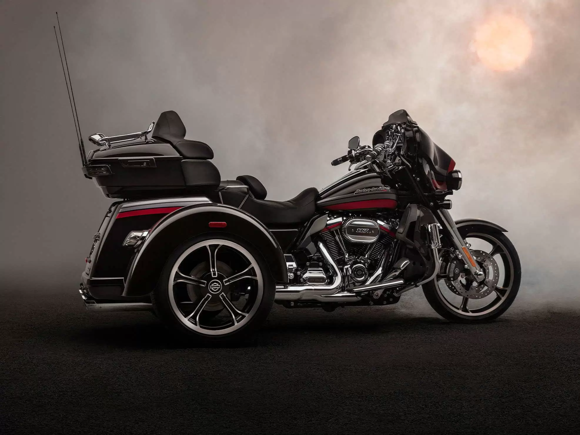 Thumbnail for Harley-Davidson CVO Tri Glide 2020