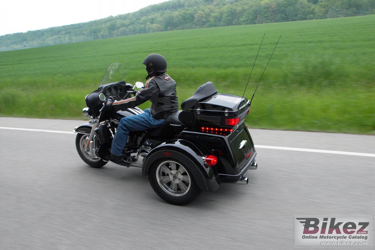 Thumbnail for Harley-Davidson FLHTCUTG Tri Glide Ultra Classic 2009