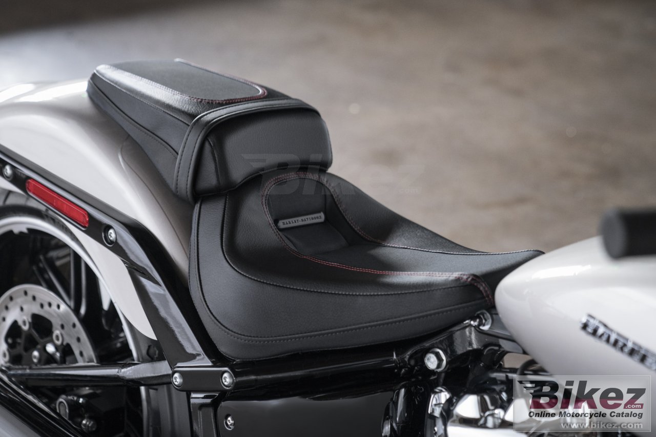 Thumbnail for Harley-Davidson Softail Breakout 2018