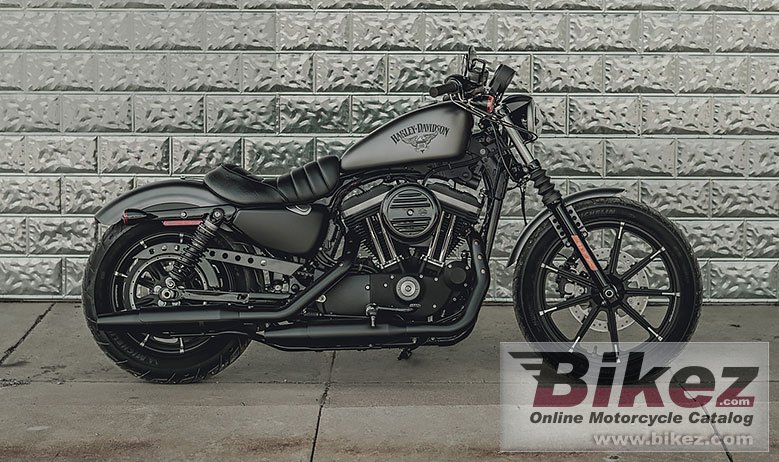 Harley-Davidson Sportster Iron 883 Dark Custom