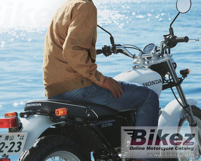 Thumbnail for Honda CB223S 2011