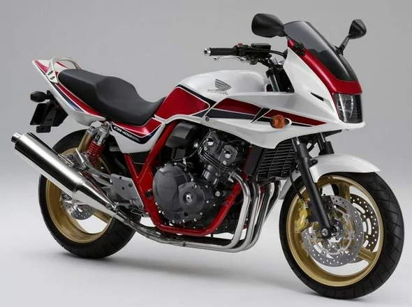 Thumbnail for Honda CB400 Super Bol Dor 2015