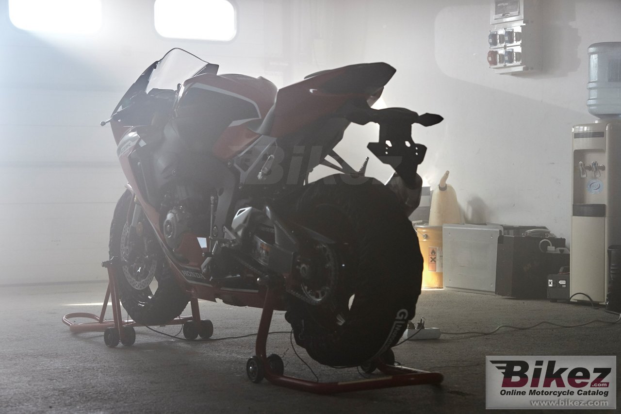 Thumbnail for Honda CBR1000RR Fireblade 2017