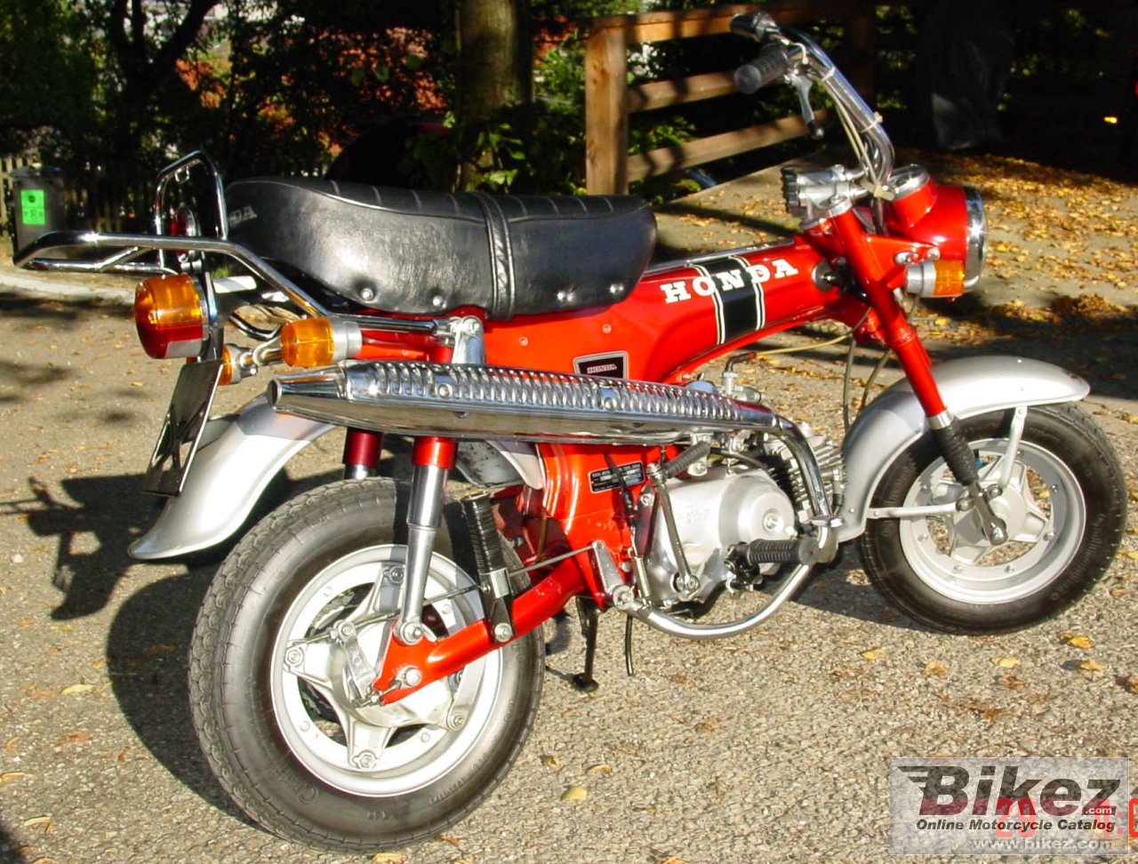 Honda ST 70 DAX
