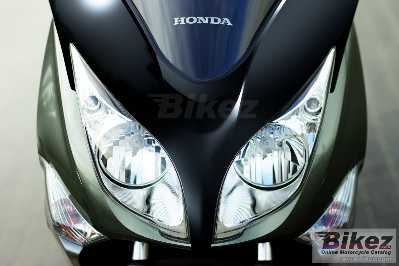 Thumbnail for Honda SW-T600 2011