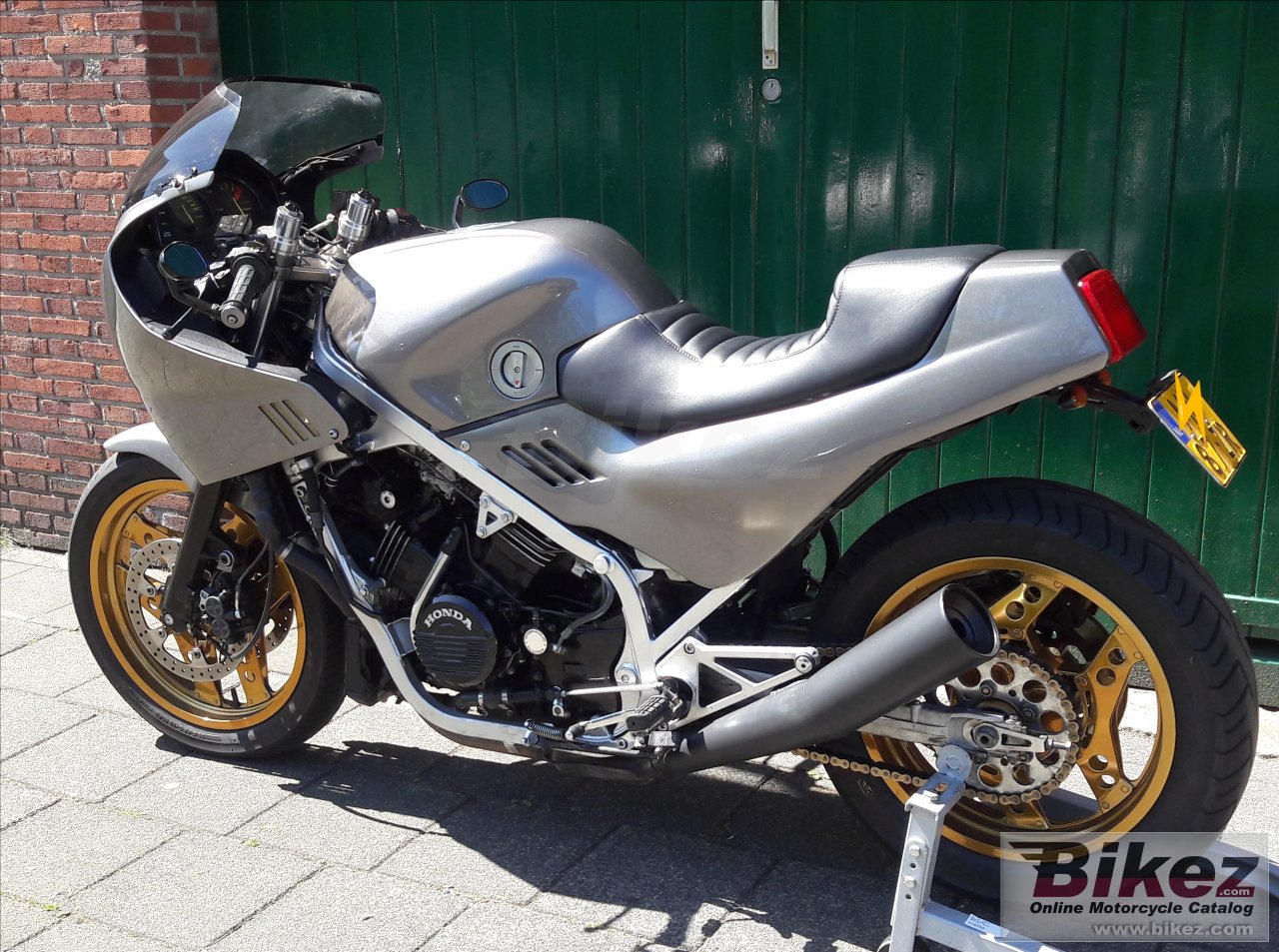 Thumbnail for Honda VF 1000 F 2 1985