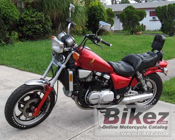 Honda VF 700 C Magna