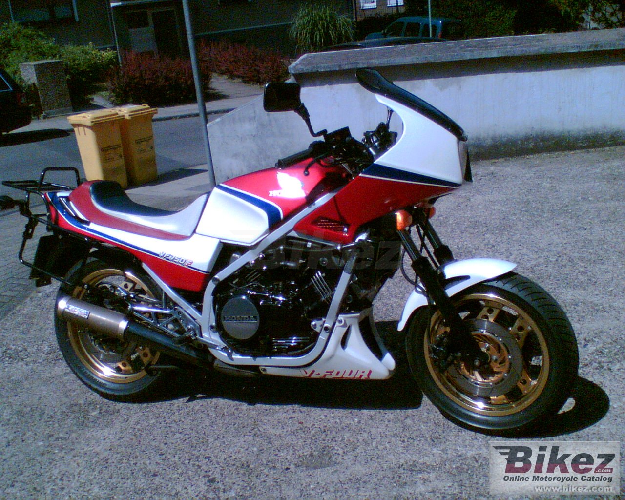 Honda VF 750 F