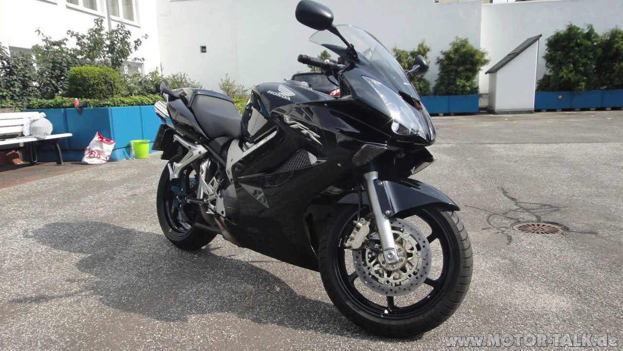 Thumbnail for Honda VFR800 2013