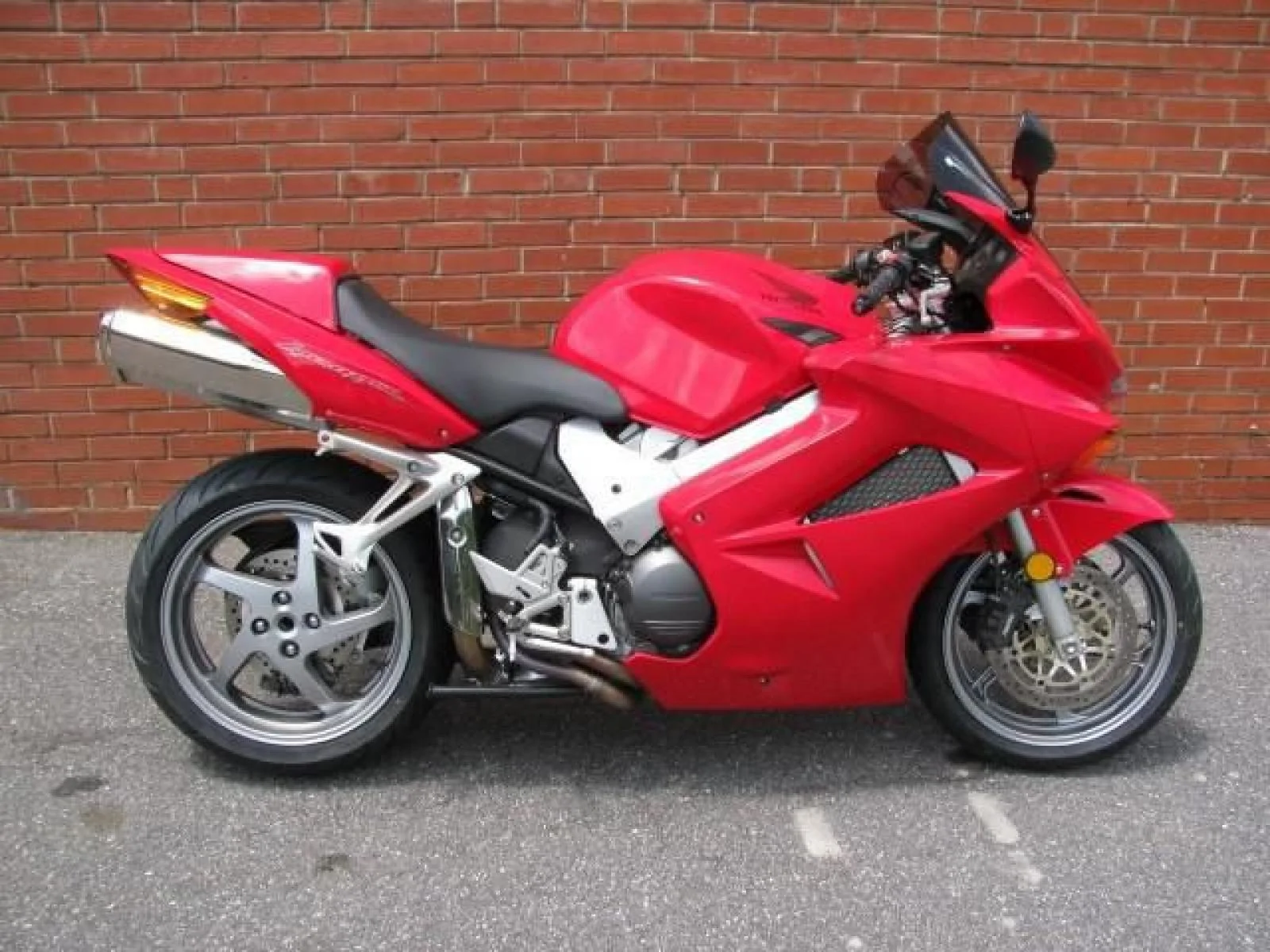 Thumbnail for Honda VFR 800 FI Interceptor 2004