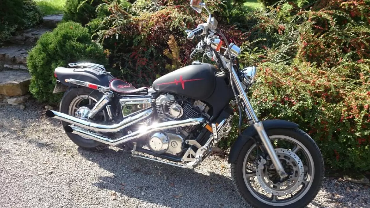 Thumbnail for Honda VT 1100 C 1990