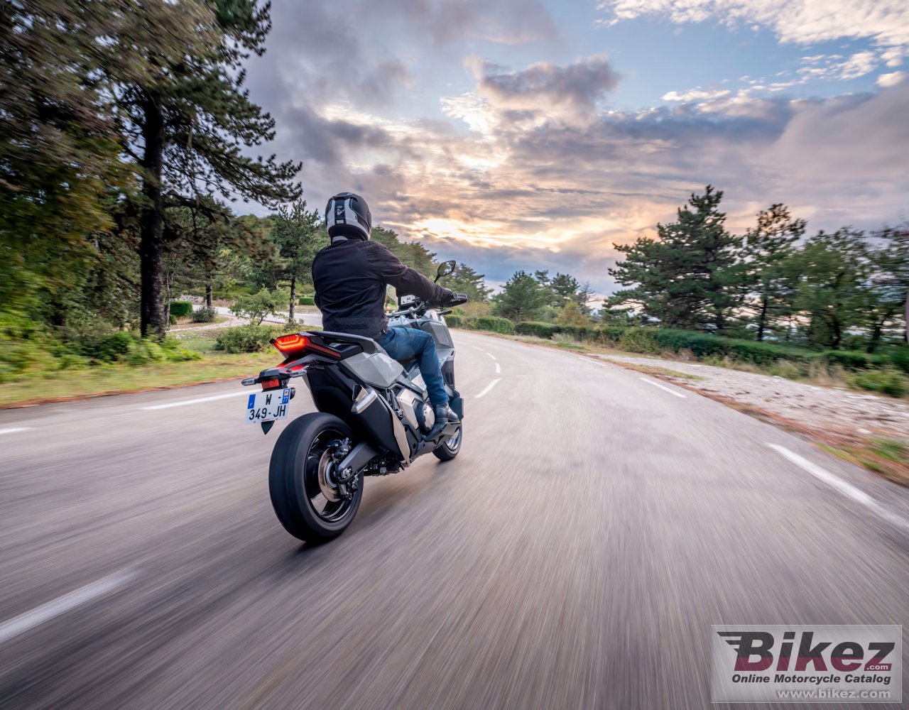 Thumbnail for Honda X-Adv 2021