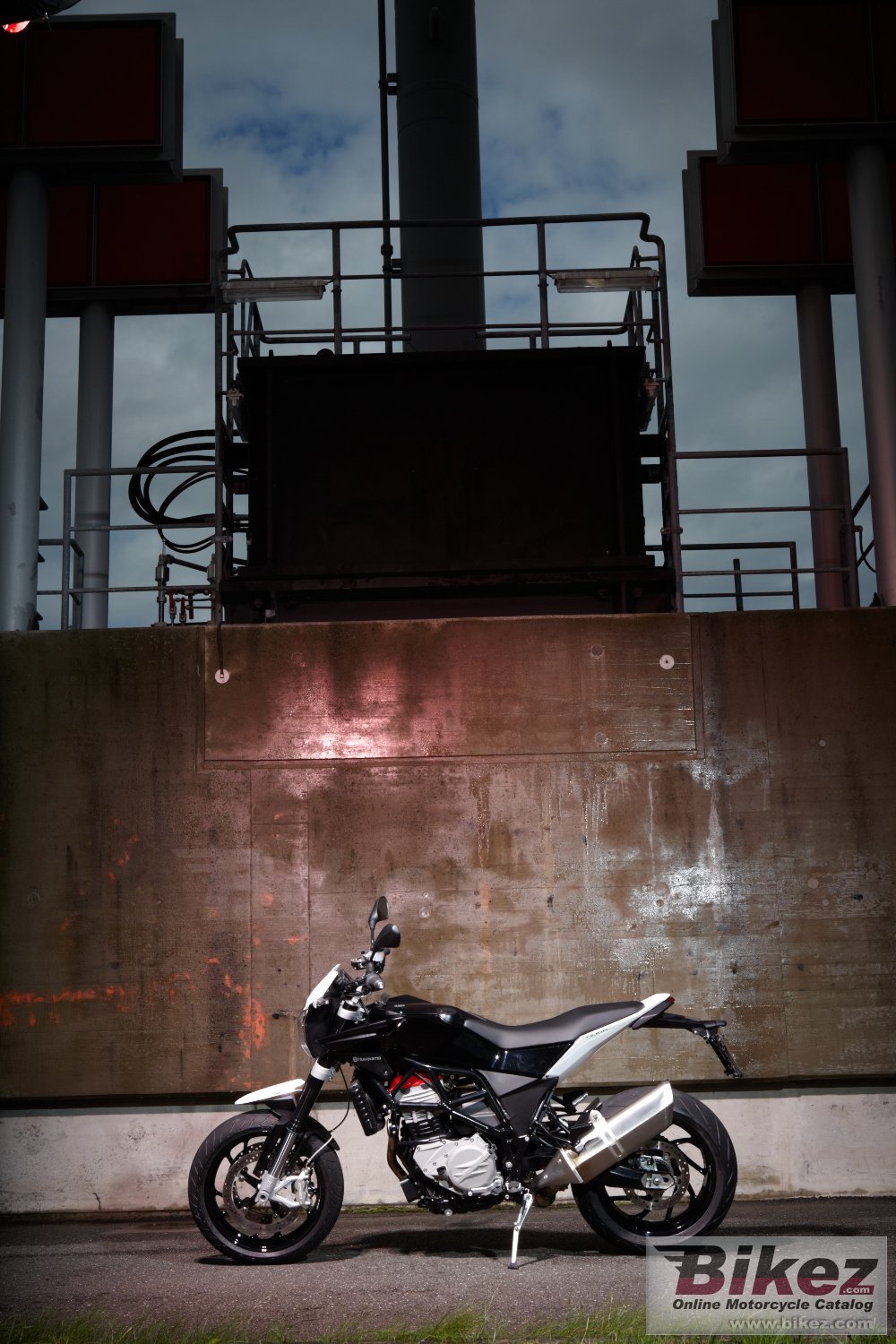 Thumbnail for Husqvarna Nuda 900 2012