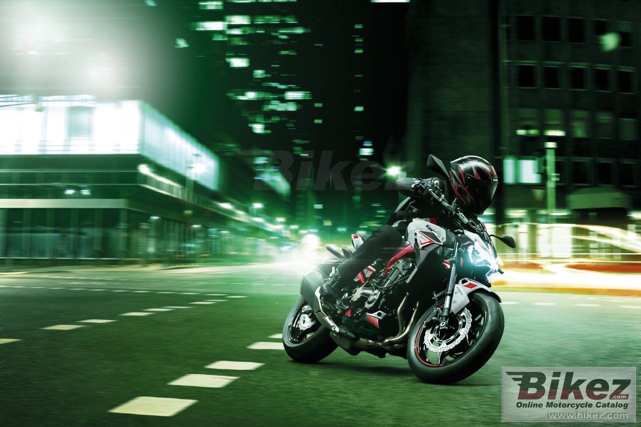 Thumbnail for Kawasaki Z900 2022