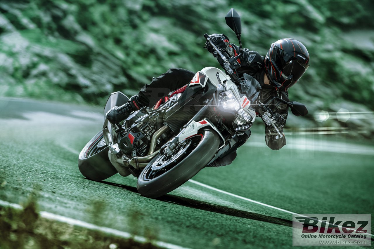 Thumbnail for Kawasaki Z900 2022