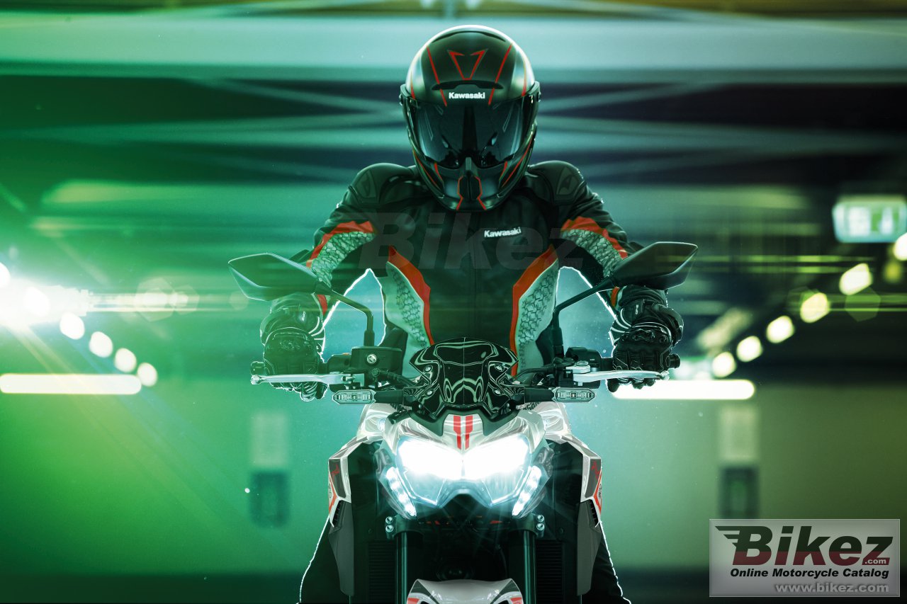 Thumbnail for Kawasaki Z900 2022