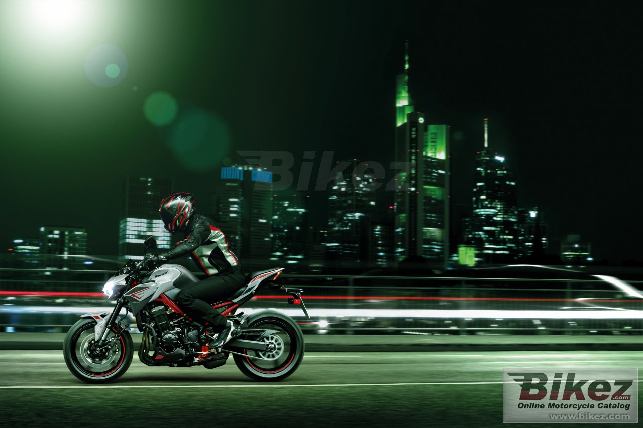 Thumbnail for Kawasaki Z900 2022