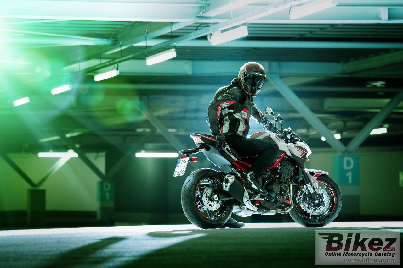 Thumbnail for Kawasaki Z900 2022