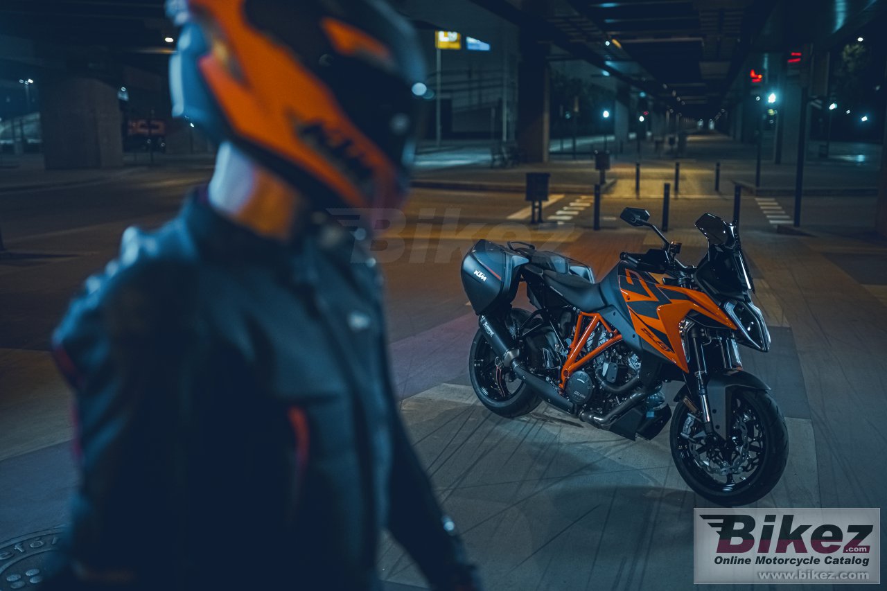 Thumbnail for KTM 1290 Super Duke GT 2022