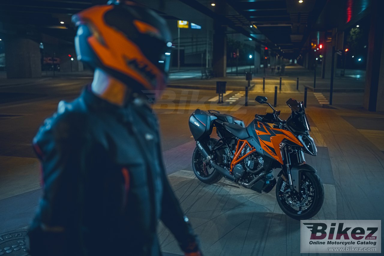 Thumbnail for KTM 1290 Super Duke GT 2022