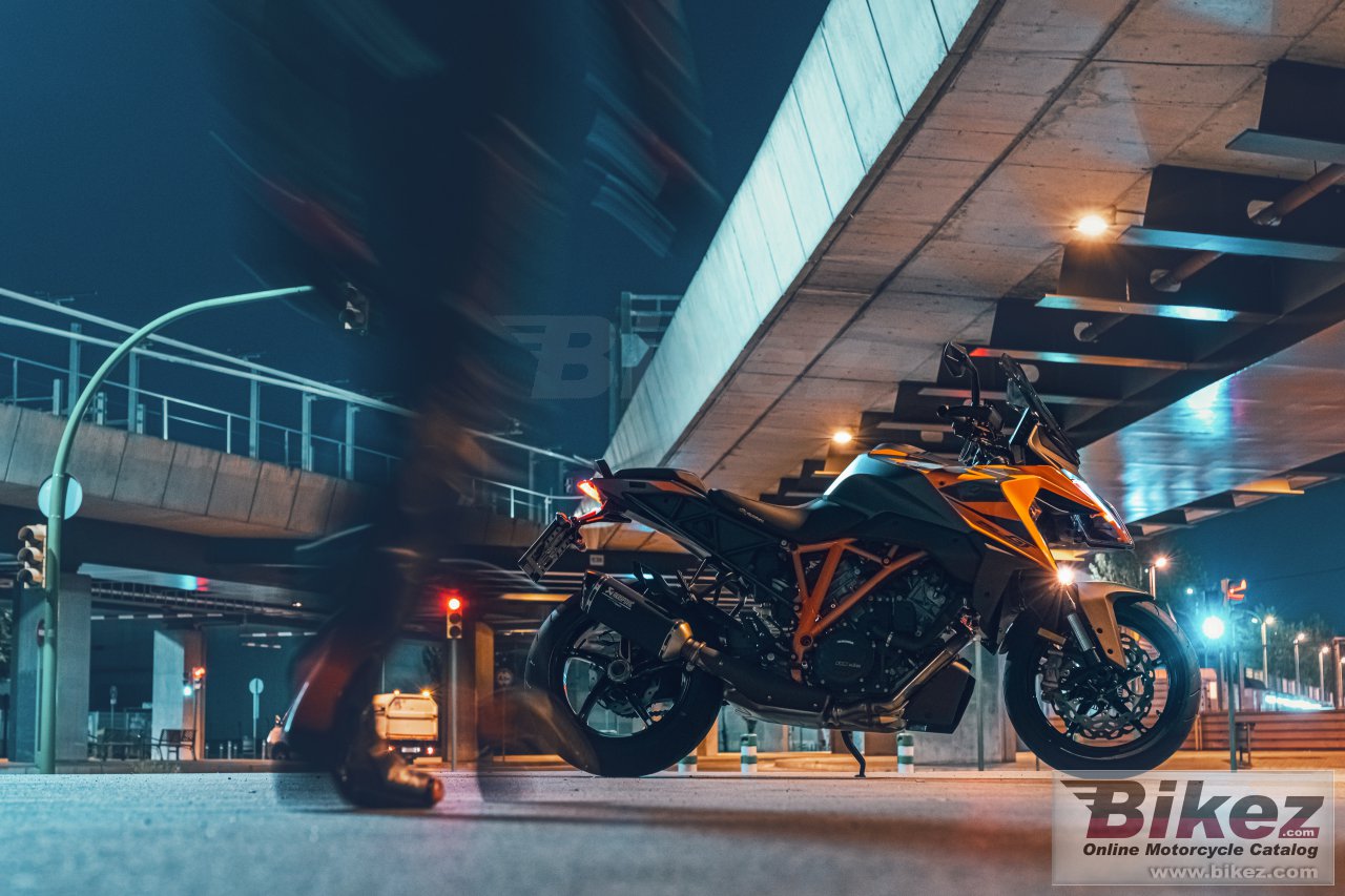 Thumbnail for KTM 1290 Super Duke GT 2022