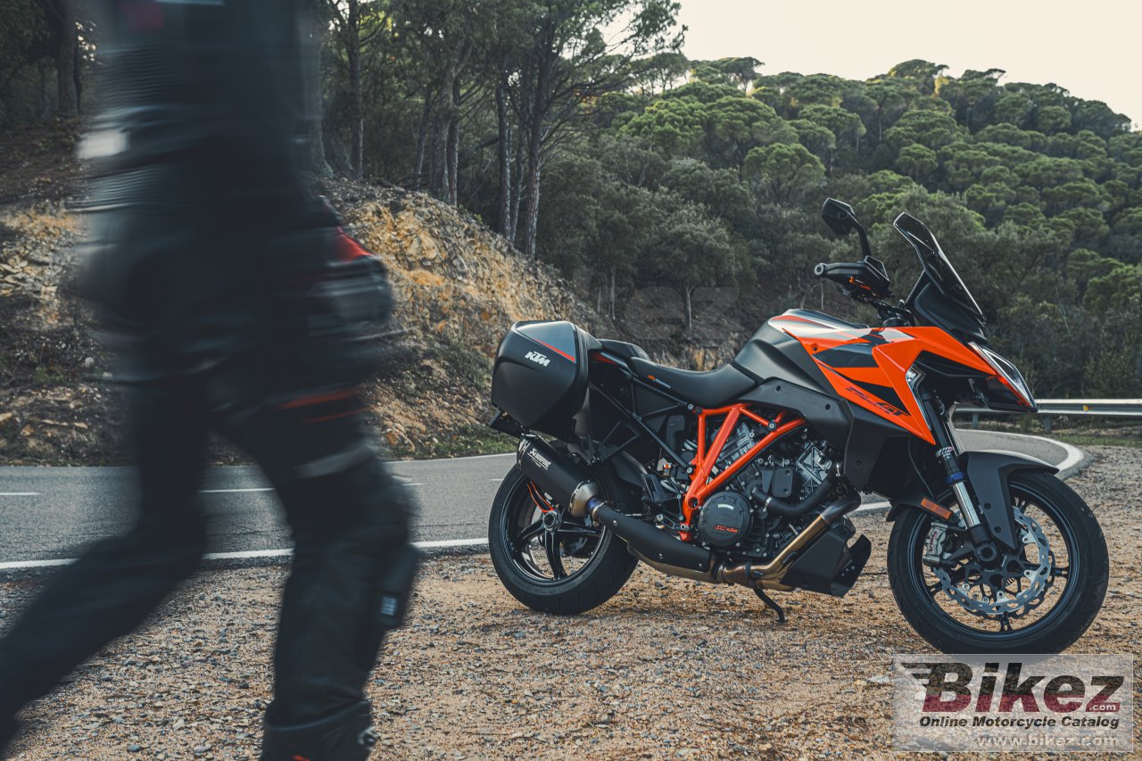 Thumbnail for KTM 1290 Super Duke GT 2022