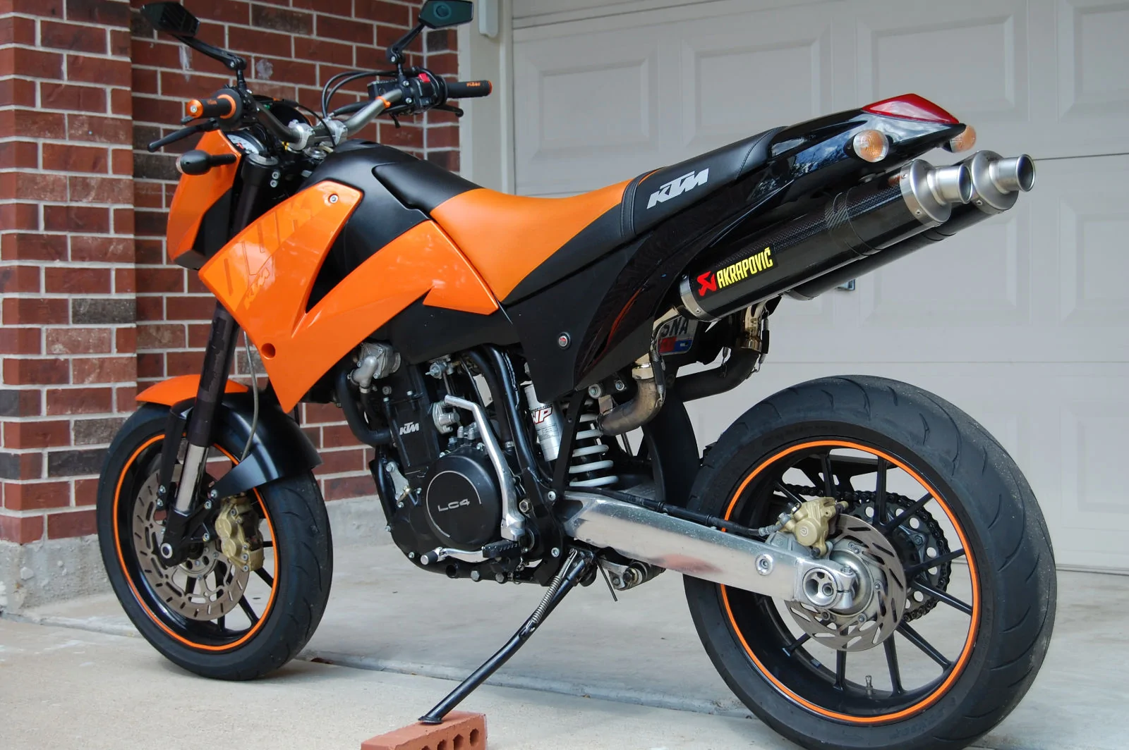 Thumbnail for KTM 640 Duke II Red 2005