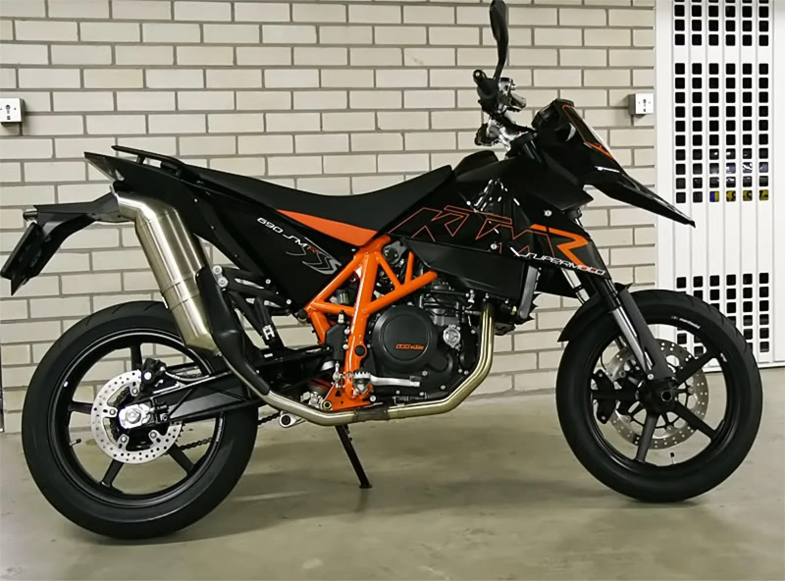 Thumbnail for KTM 690 Supermoto R 2008
