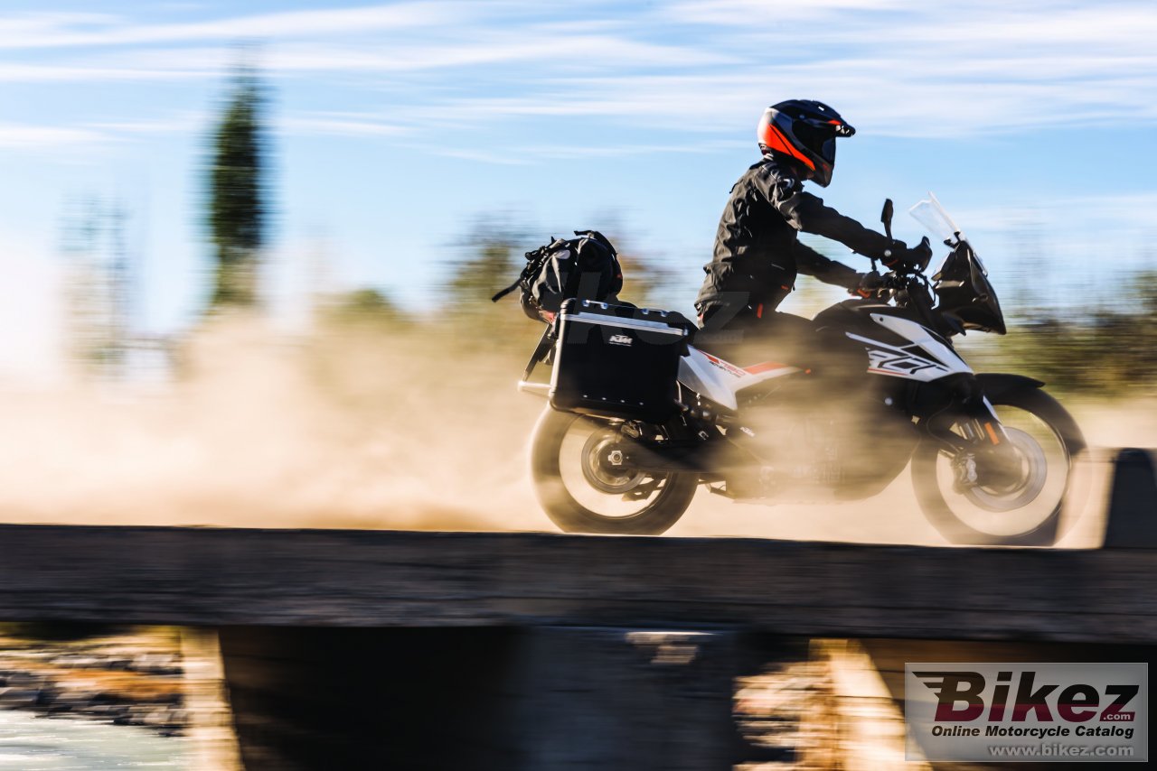 Thumbnail for KTM 790 Adventure 2019