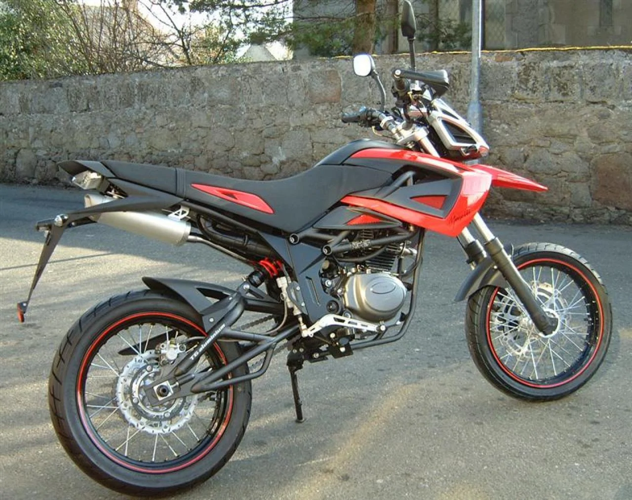 Megelli Supermoto 125m