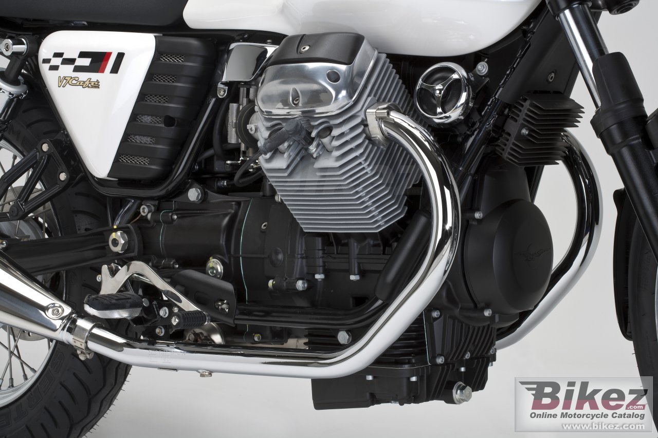 Thumbnail for Moto Guzzi V7 Cafe Classic 2010