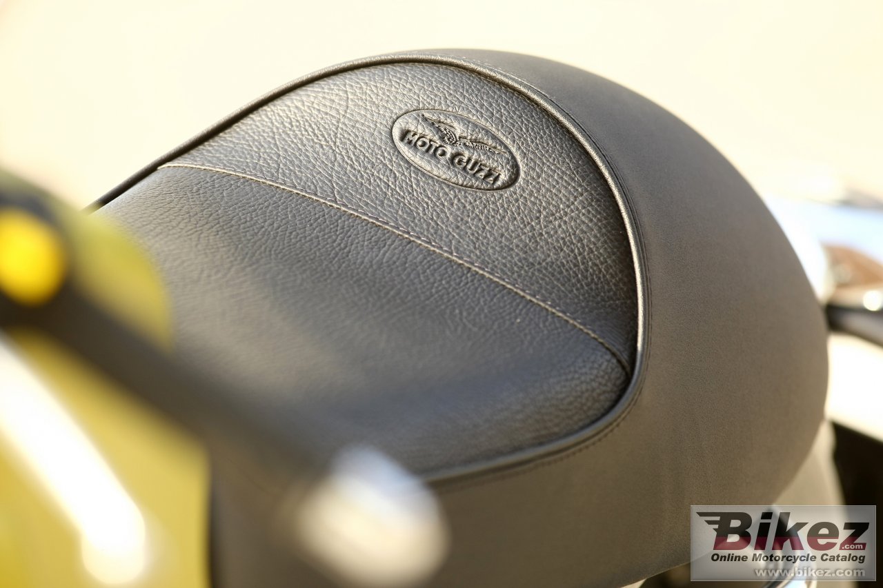 Thumbnail for Moto Guzzi V7 Cafe Classic 2010