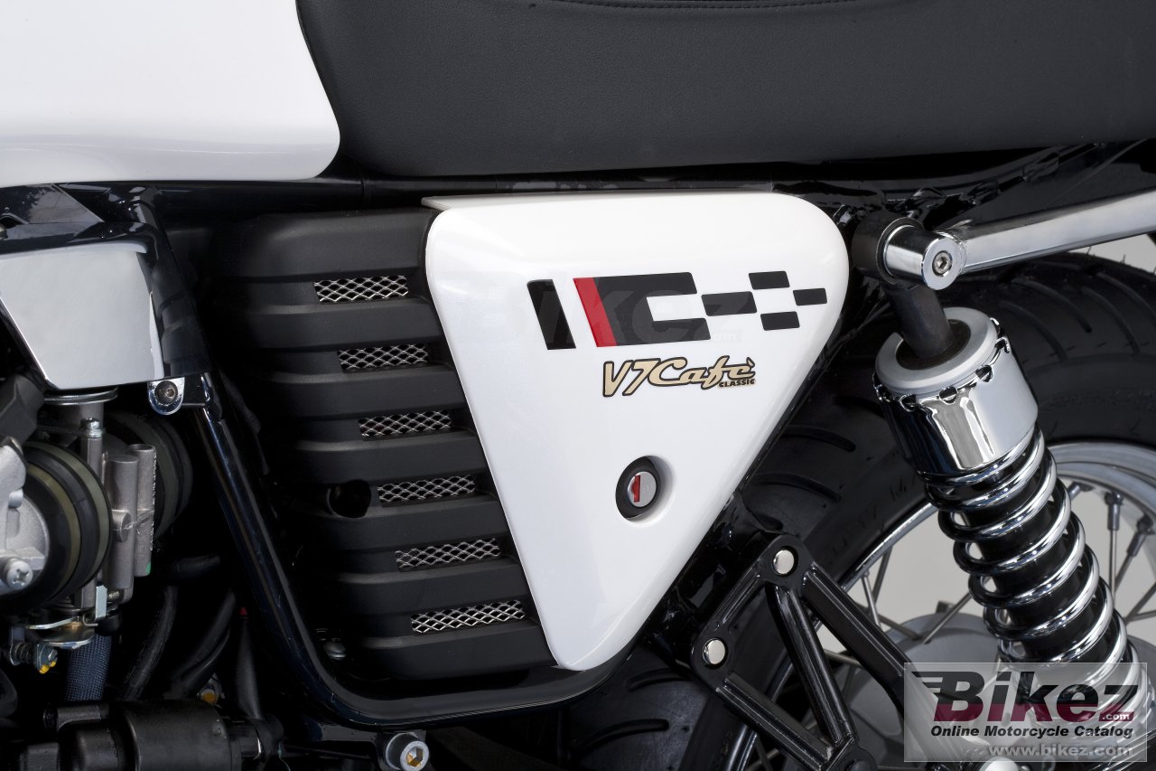 Thumbnail for Moto Guzzi V7 Cafe Classic 2011