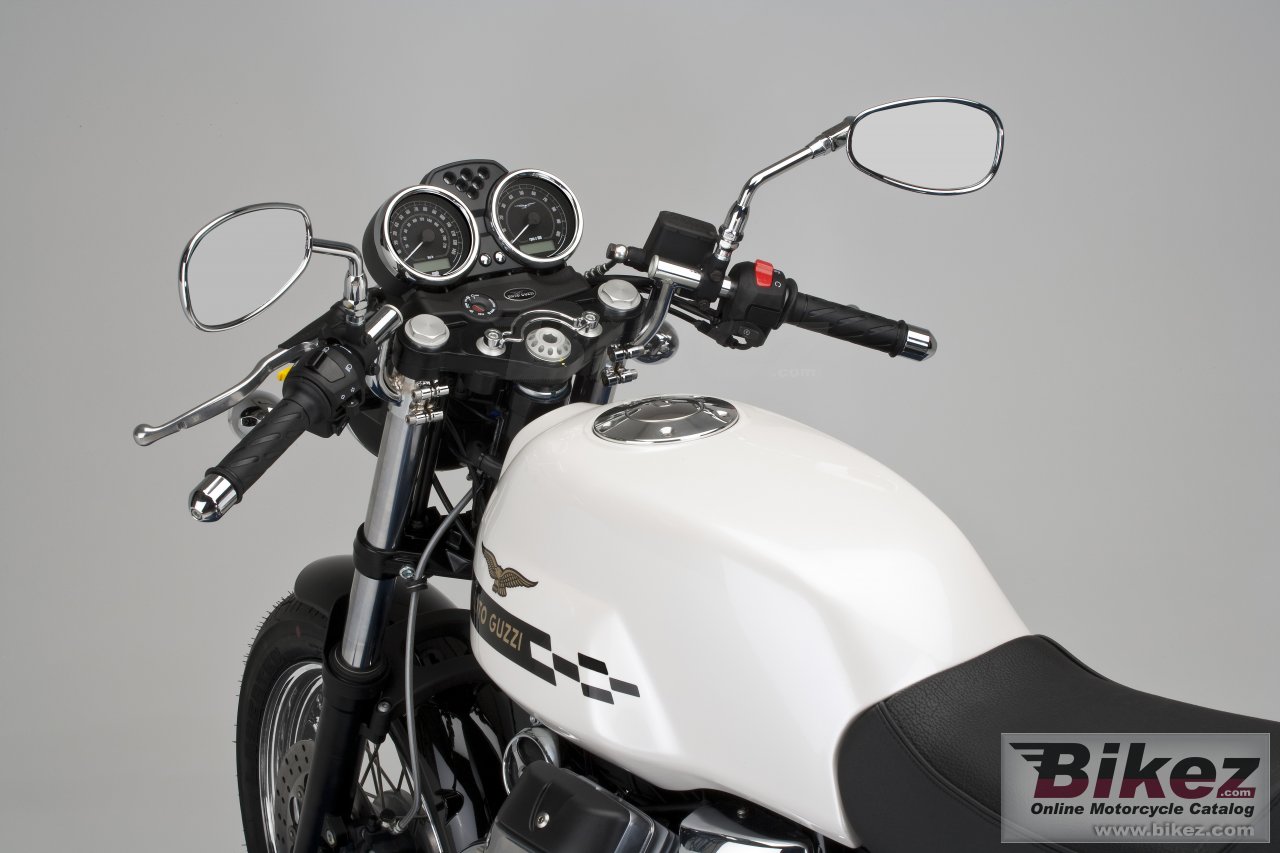 Thumbnail for Moto Guzzi V7 Cafe Classic 2012