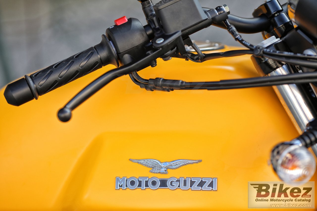 Thumbnail for Moto Guzzi V7 II Stone 2015