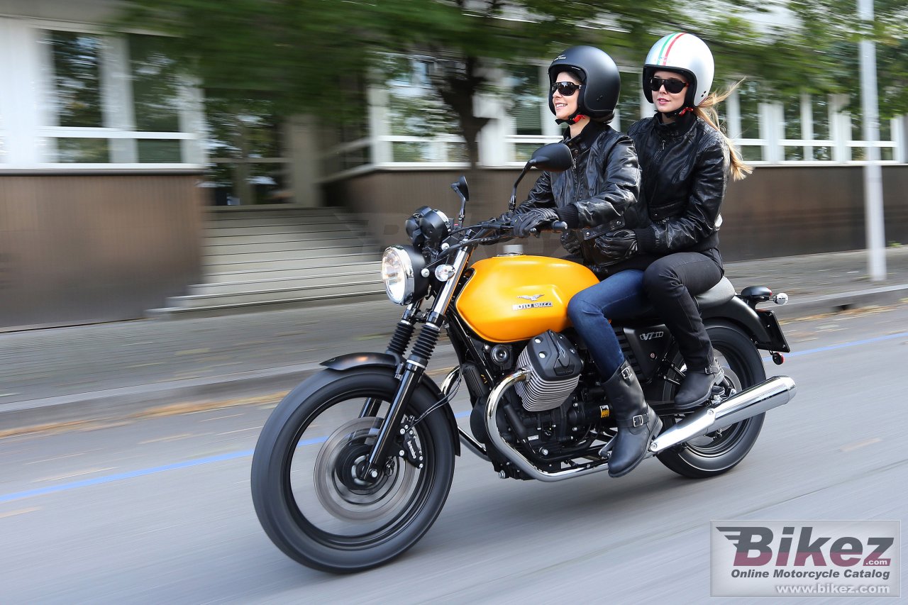 Thumbnail for Moto Guzzi V7 II Stone 2015