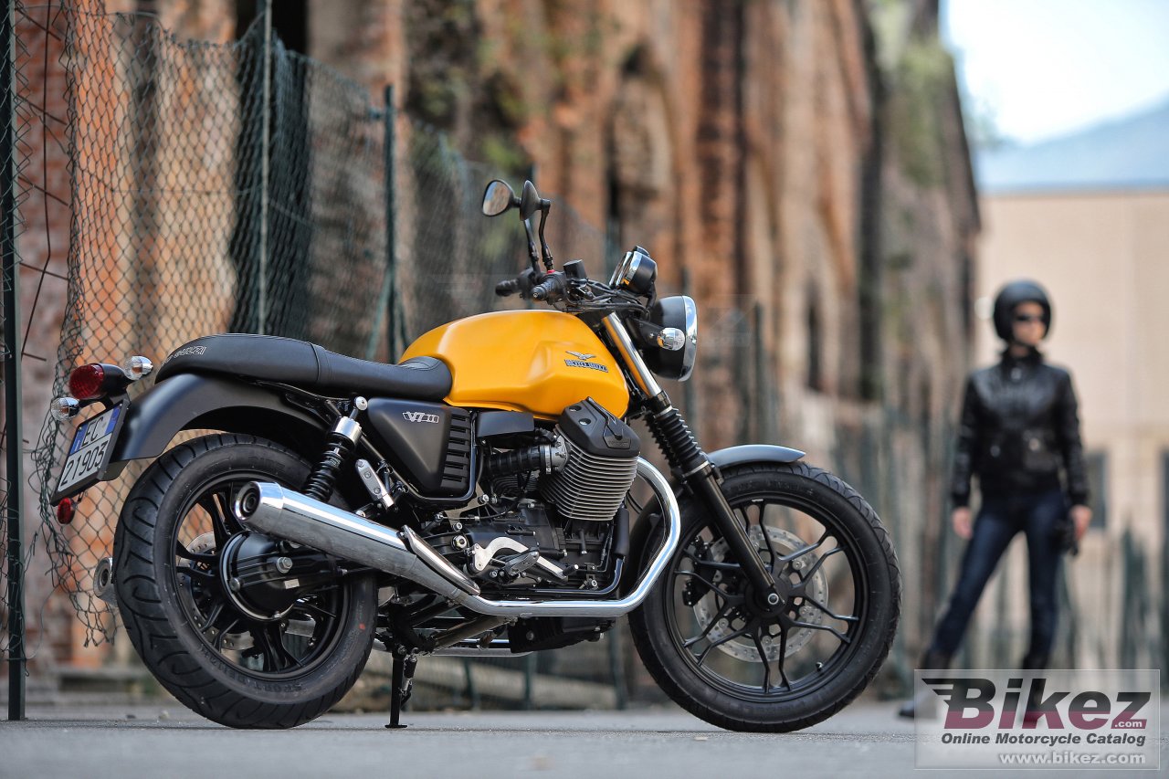 Thumbnail for Moto Guzzi V7 II Stone 2015