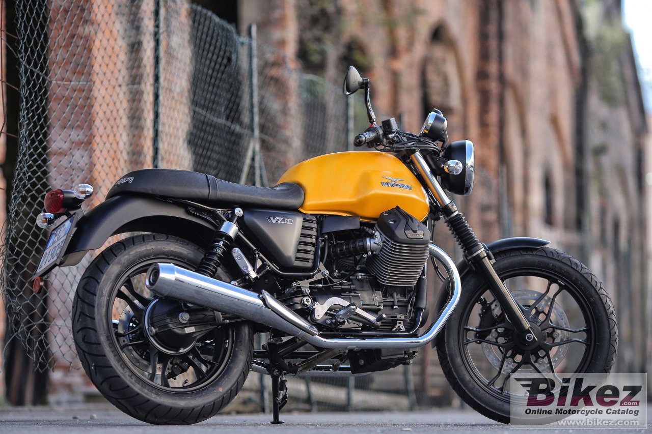 Thumbnail for Moto Guzzi V7 II Stone 2015
