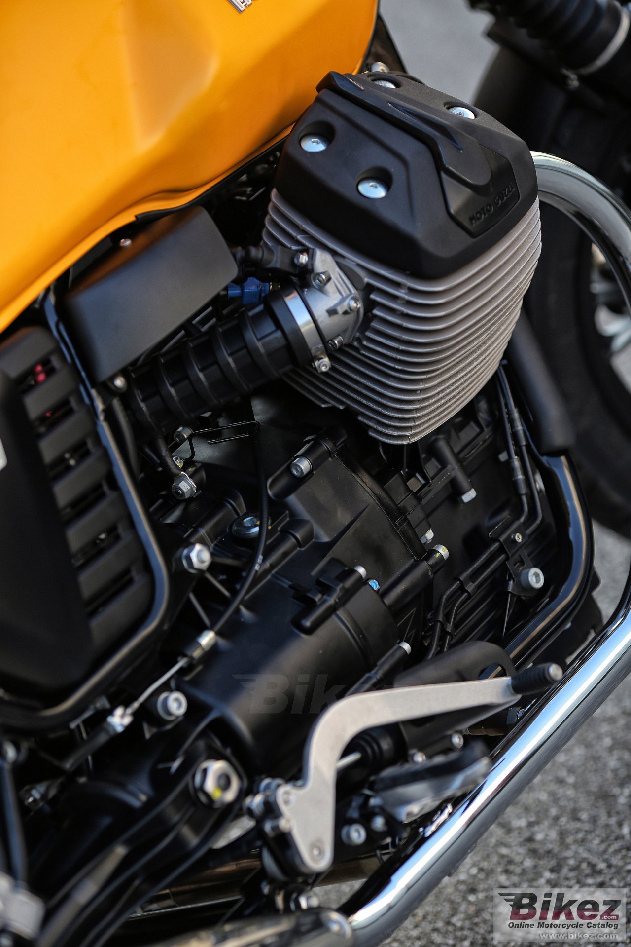 Thumbnail for Moto Guzzi V7 II Stone 2015