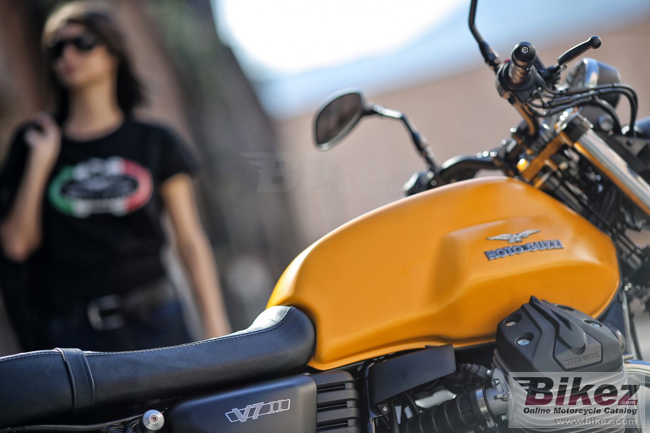 Thumbnail for Moto Guzzi V7 II Stone 2015