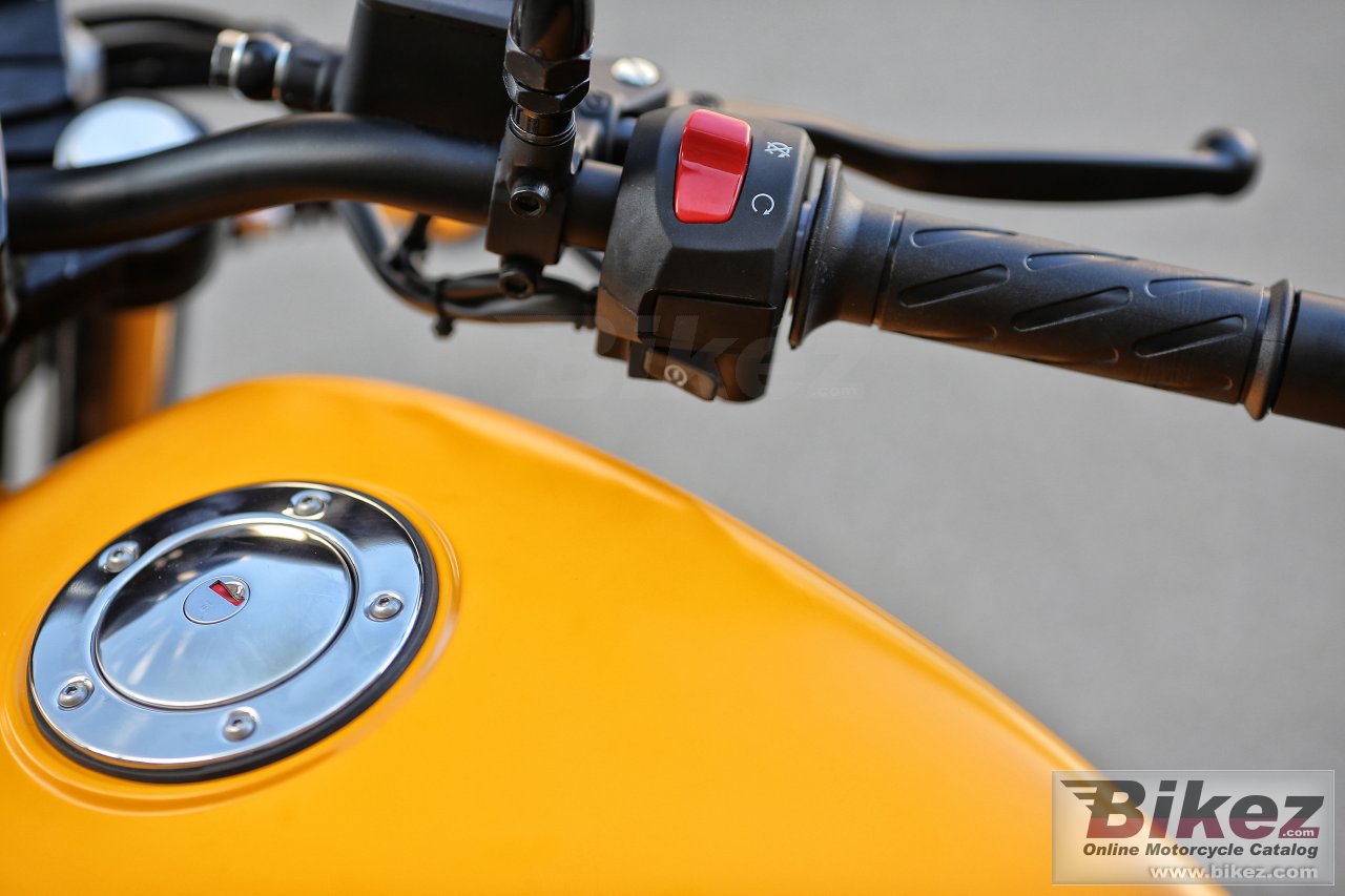 Thumbnail for Moto Guzzi V7 II Stone 2015